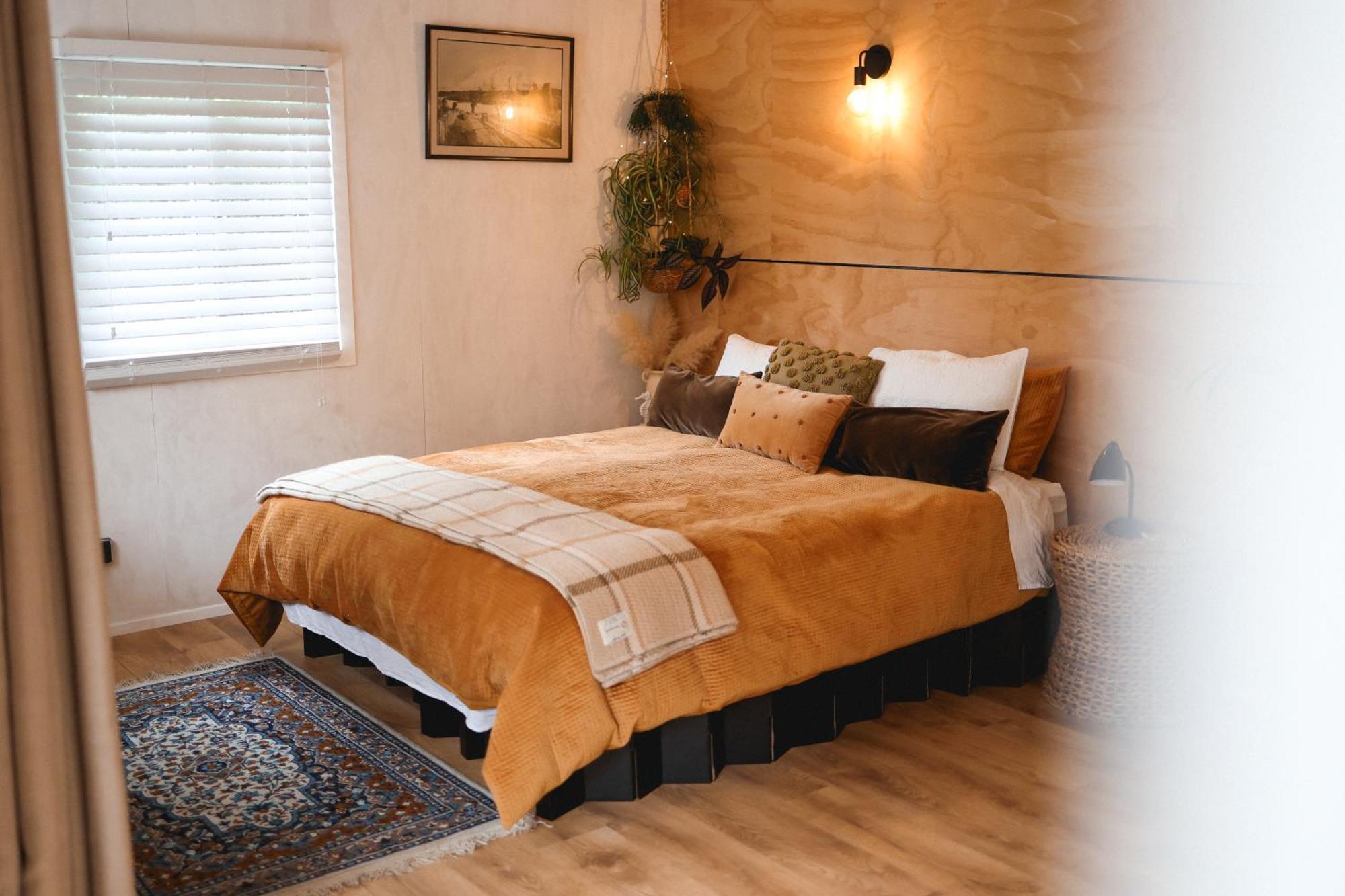 Kaitake Kabana - Unique, Off-Grid, Studio Retreat Oakura Luaran gambar
